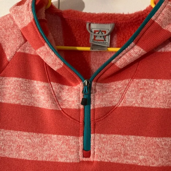 Red and Pink Striped Hooded Pullover Avalanche size L women - Picture 4 of 7
